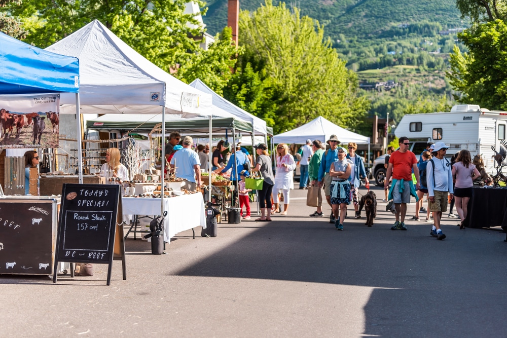 Aspen,,Usa,-,July,6,,2019:,People,Selling,Products,In